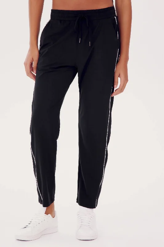 Lucy Rigor Pant With Piping In Black Comfortable Pleated Pants