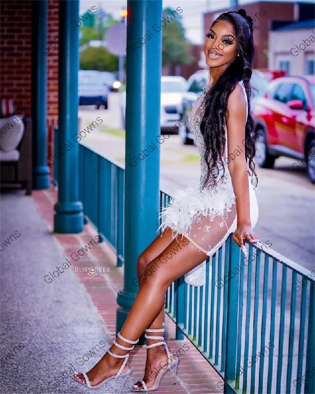 Plus Size White Feathers Short Prom Dress For Black Girls Beaded Crystal Birthday Party Dresses Turtleneck Neckline Stylish Plus Size White Feathers Short Prom Dress For Black Girls Beaded Crystal Birthday Party Dresses Turtleneck Neckline Stylish